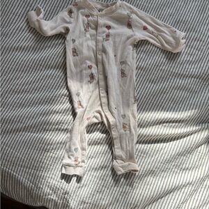 Disney x H&M Winnie the Pooh sleeper